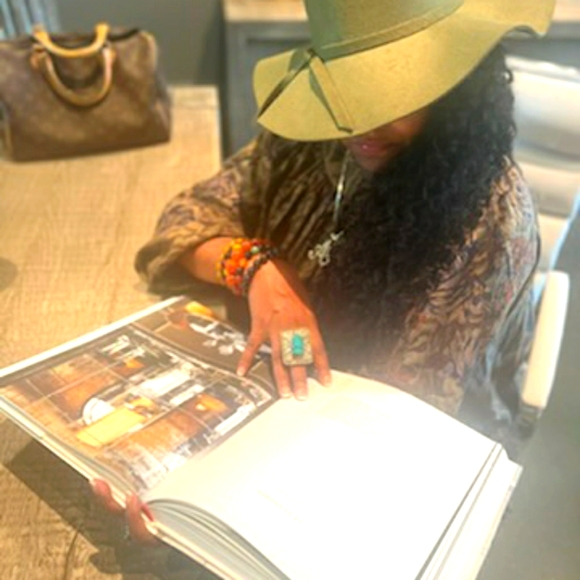 Meet your Posher, Adrienne - Picture 5 of 10